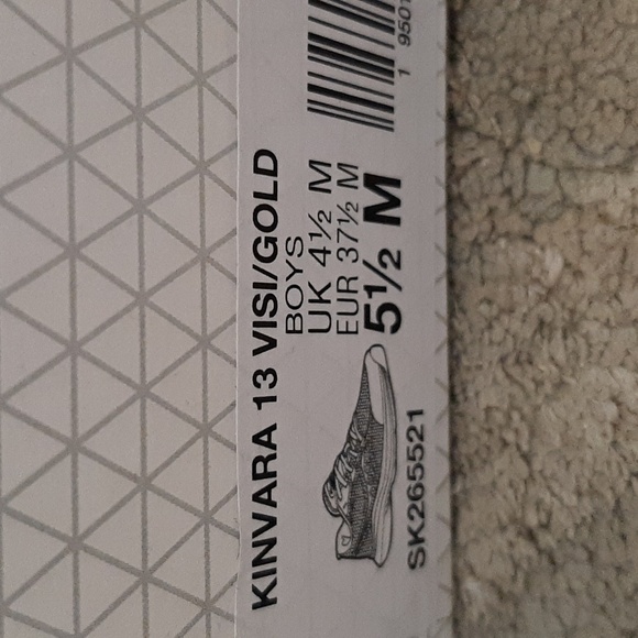 NIB Kid's Saucony Sneakers, Yellow Kinvara 13 Visi/Gold, Sz 5.5 Medium - Picture 9 of 9